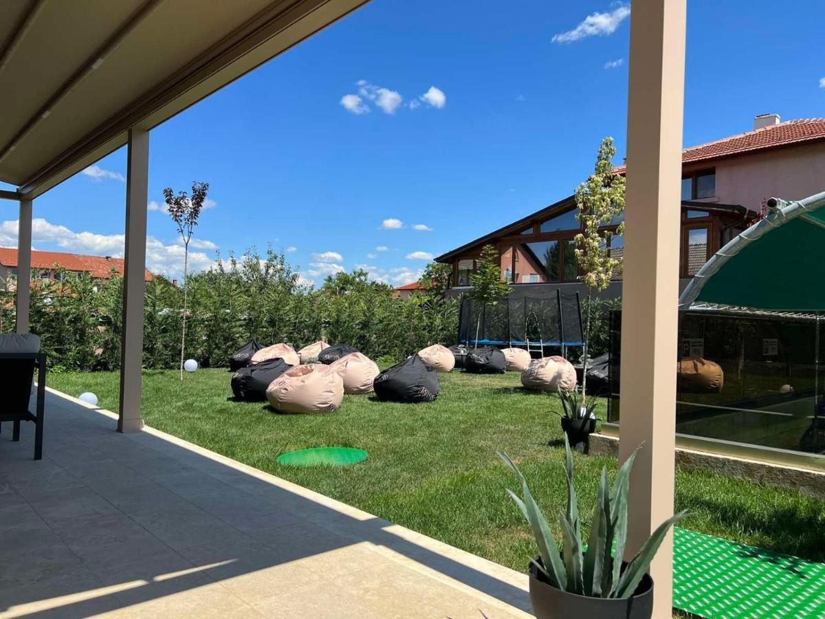 Хотел Bliss Kazichene Exteriör bild